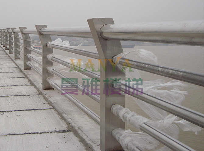 空心不鏽鋼橋梁護（hù）欄 MH-Q03