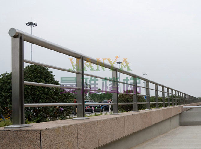 不（bú）鏽鋼穿管橋梁欄杆（gǎn） MH-Q15